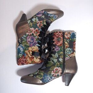 Poetic Licence London Lady Victoria tapestry Boot size 7.5